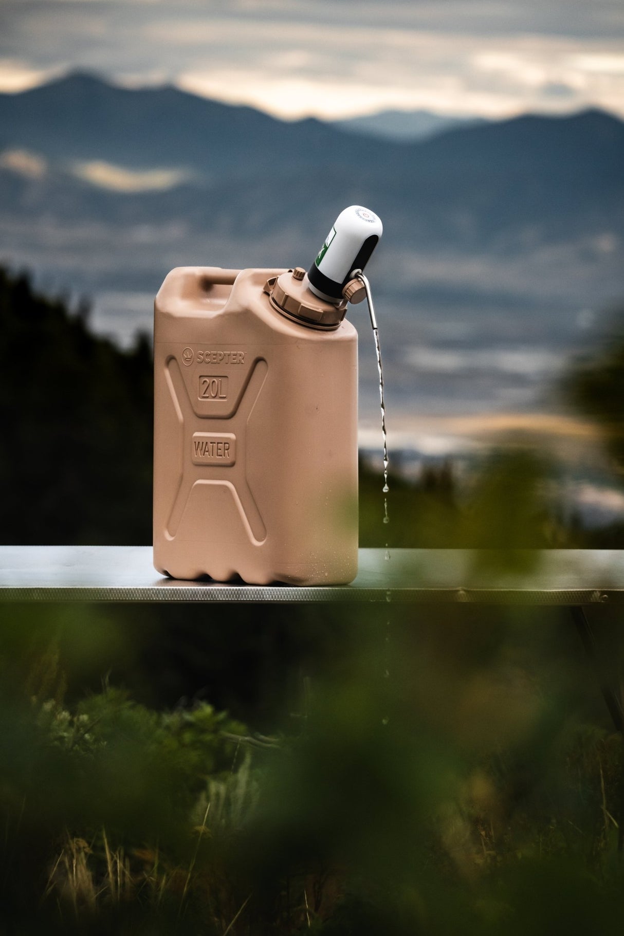 S.W. Adapter Kit & Overland Water Pump - Magnadyne