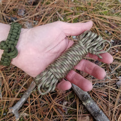 Enhanced "Fish & Fire" Emergency Survival Paracord - Easy to Handle "Quick Deploy" Speed Hank - Magnadyne